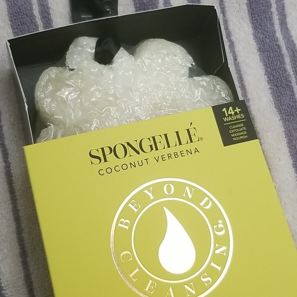 Spongelle Coconut Verbena Body Buffer - Picture 2 of 3